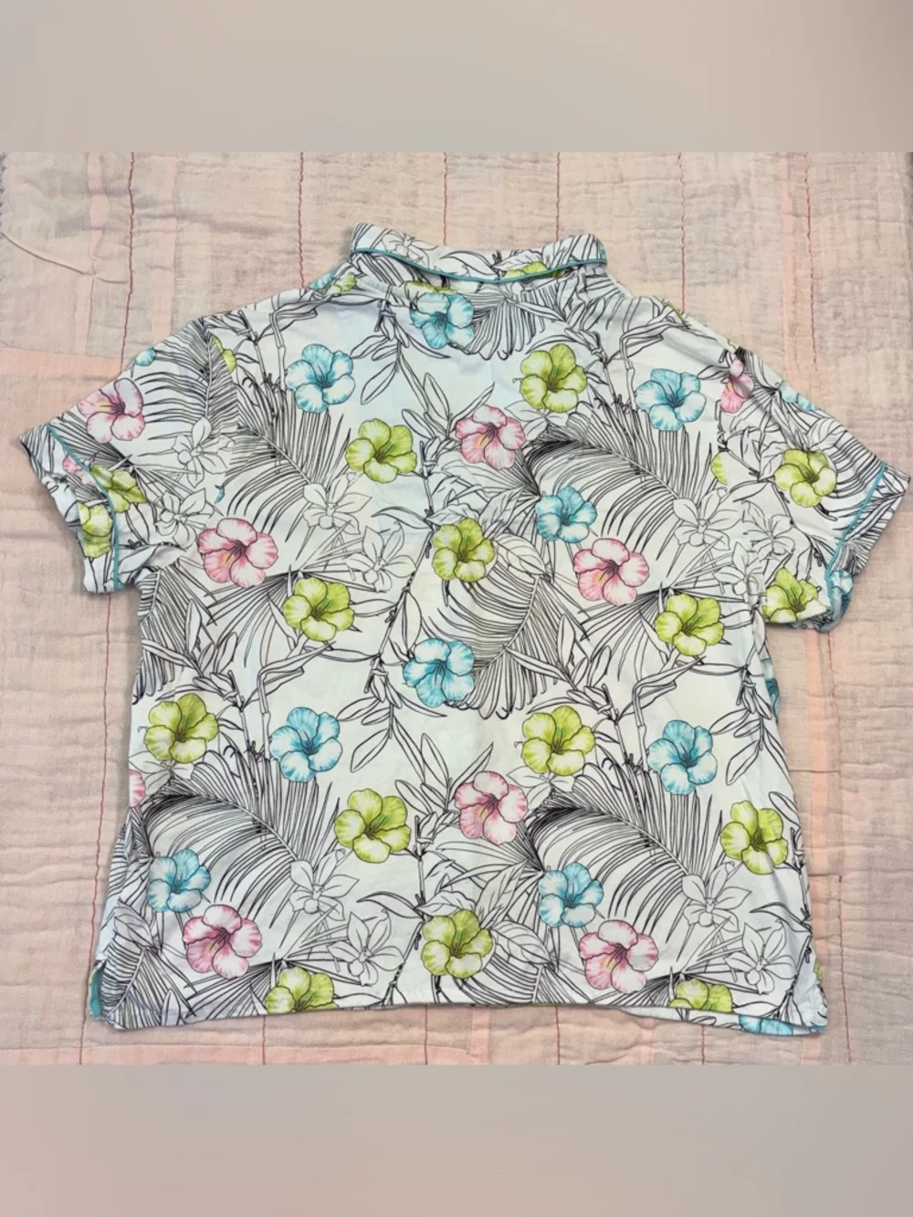 P.J. Salvage Hibiscus Flower Shorts Set, Sz M, Aqua Trim, Yellow, Pink - Picture 4 of 16